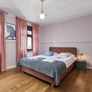  Apartament Heart Of Uniwersytecka By Renters